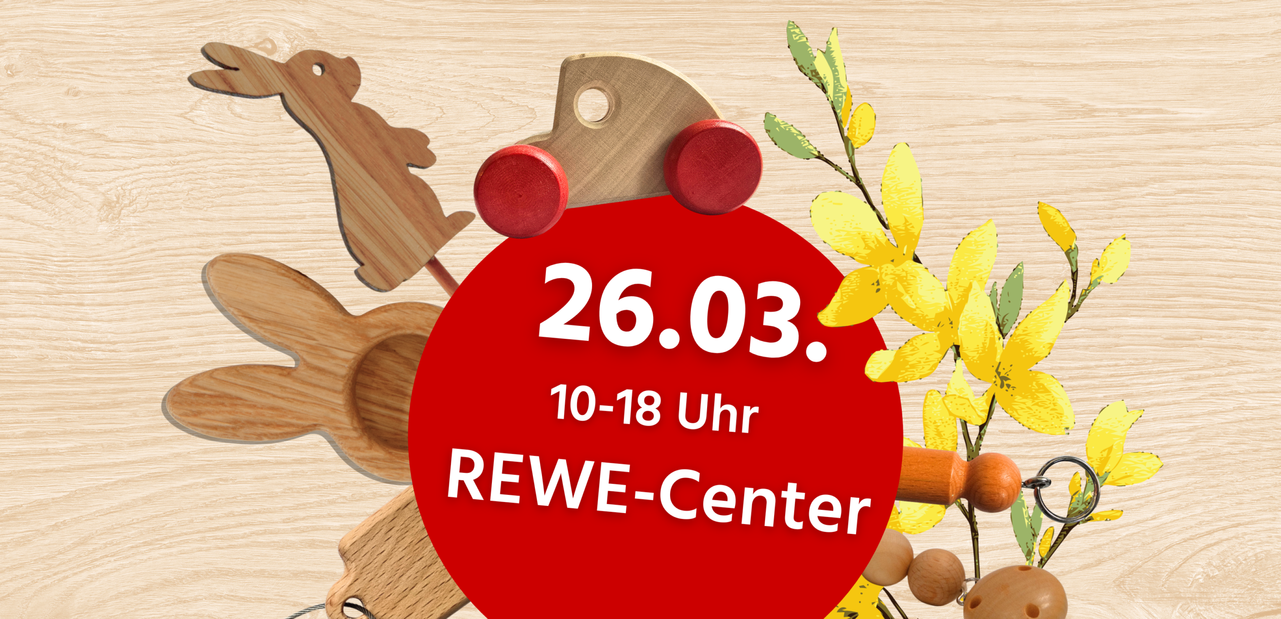 Ankündigung eines Aktionsstandes mit weißem Text in rotem Kreis. Um den Kreis herum sind verschiedene Holzprodukte angeordnet.