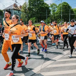 pw-angebote-16-2026 Sportler bei einer Laufveranstaltung.