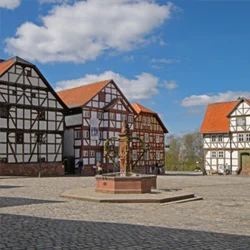 pw-angebote-22-2026 Hessenpark mit Fachwerkhäusern.