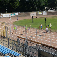 Wettrennen auf einer Rennstrecke.